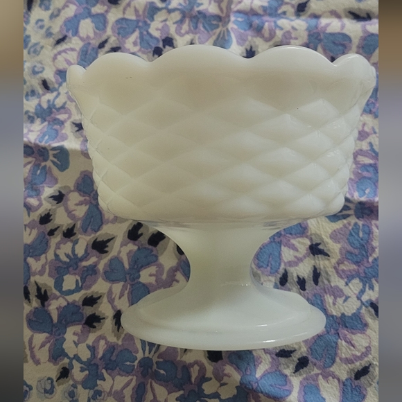 Milk Glass Basket Diamond/Weave Pedestal Candy Dish Bowl Scalloped Edge - Picture 10 of 10